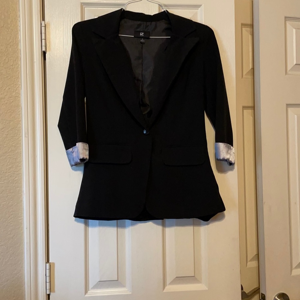 IZ Byer, black blazer, pin stripe, size M